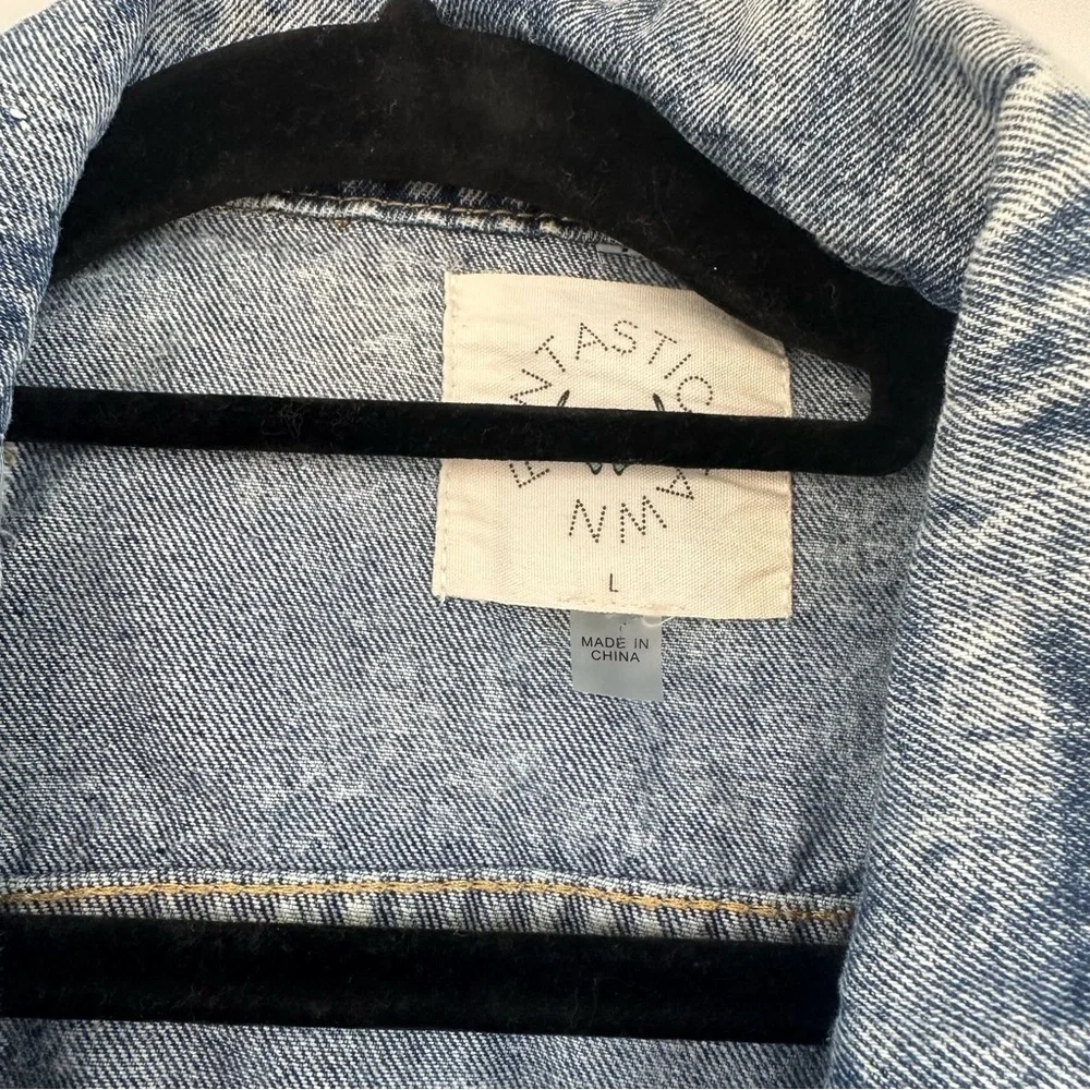 Fantastic Fawn Distressed Denim Jacket Size Large